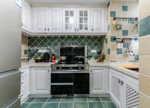 银翔翡翠谷101平方三居室美式风格厨房装修效果图