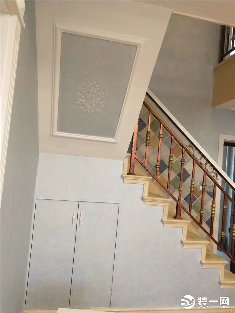 楼梯海南老城复式楼装80平装修实景图楼梯