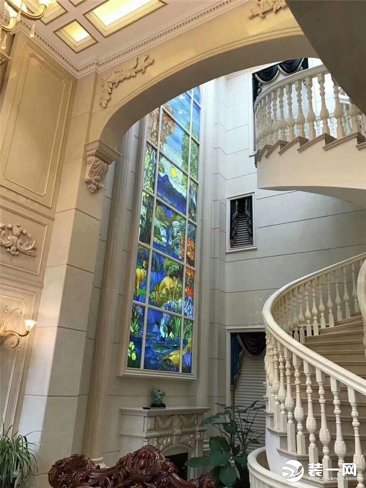 海南海口西海岸别墅260平欧式装修效果图楼梯