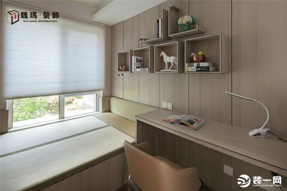 理想澜湾小区三居室110平现代简约风格，卧室