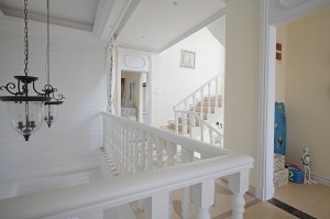 兰州别墅地中海风格楼梯设计