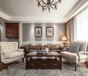 客厅，低调灰运用的淋漓尽致，在搭配家具就是以普通颜色作为基调，让整体的风格，更加的沉稳复古