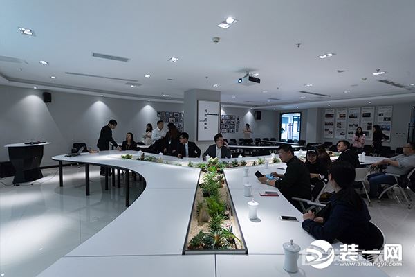 行业交流 | 成都、重庆建筑装饰协会于岚庭家居总部召开行业座谈会！