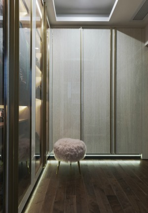 米兰天地装饰-现代简约轻奢风格4居室客厅实景图