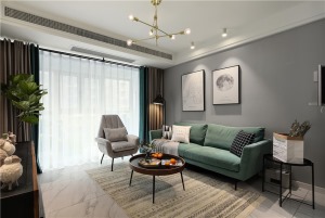 搭配布艺沙发、白色地砖和木制家具，体现出的设计感为整个空间增色不少。