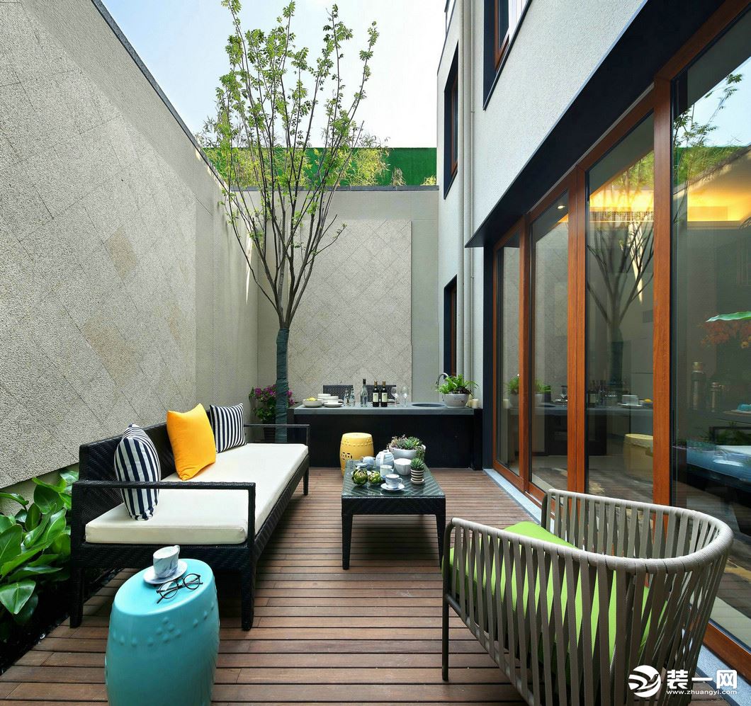信达蓝庭别墅项目装修现代风格设计案例展示，上海腾龙别墅设计师陈倩作品，欢迎品鉴！