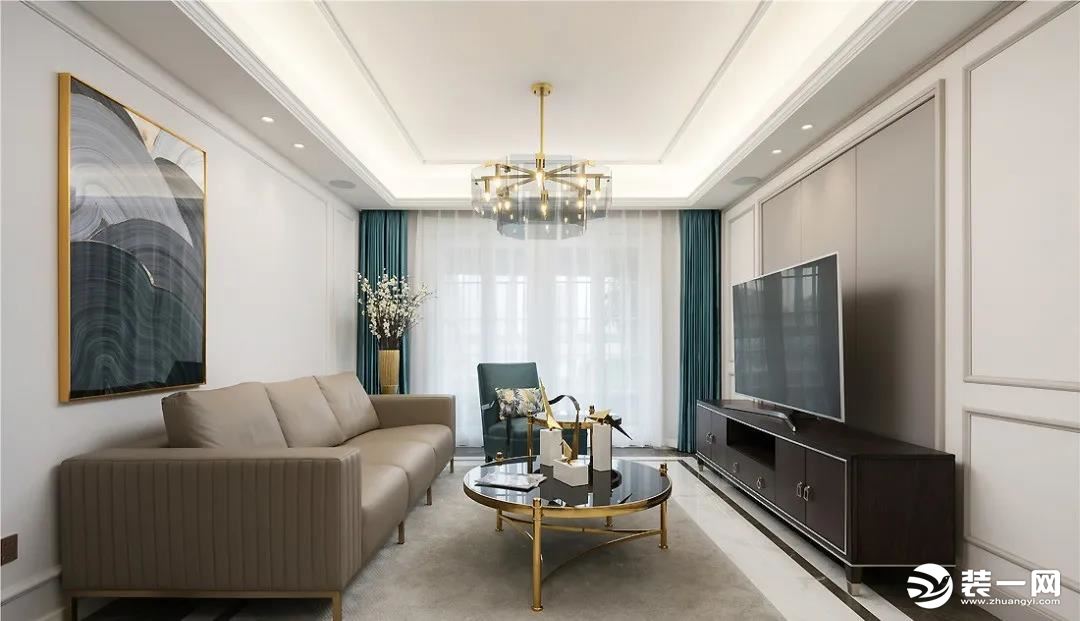 雅致有格调的沙发 搭配精心挑选的装饰画 让客厅区域变得更加舒适高雅