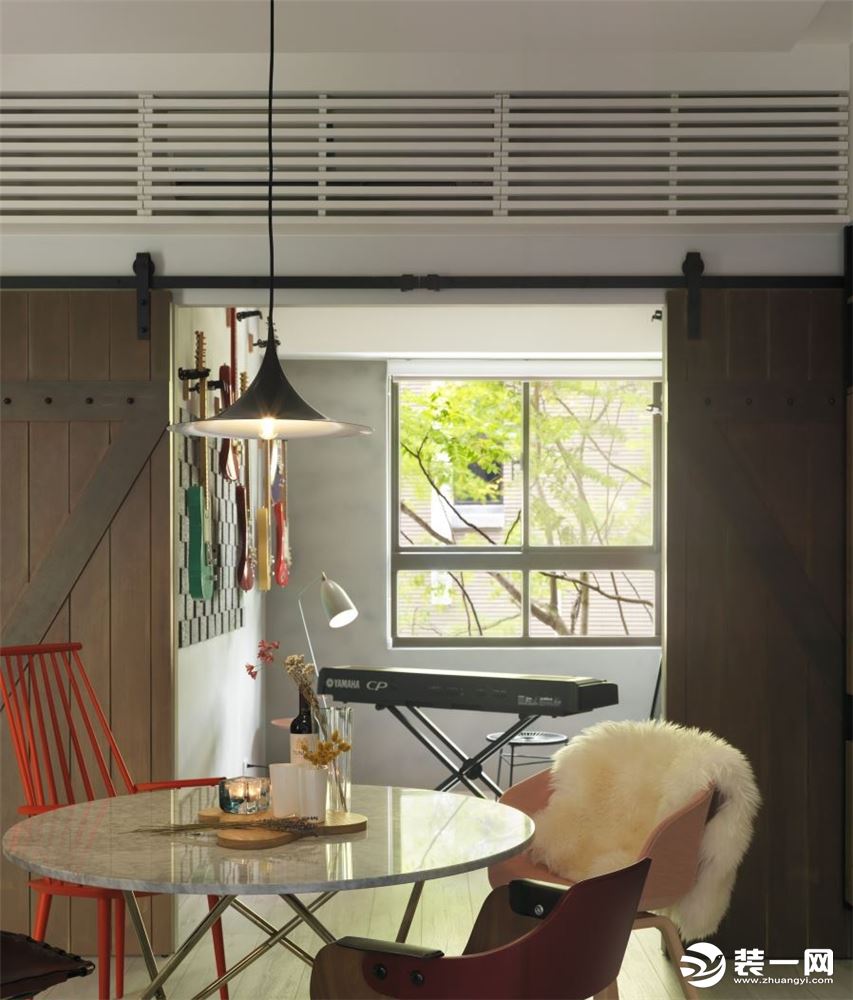 兰石·豪布斯卡极简风格二居室装修案例