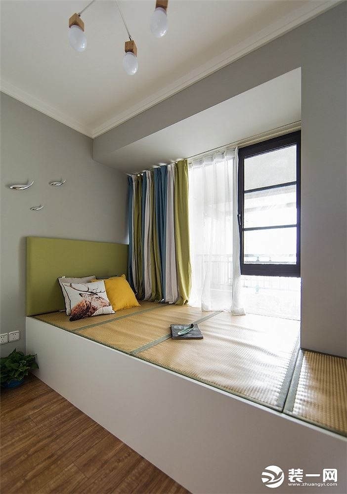万域国际现代简约风格二居室装修案例