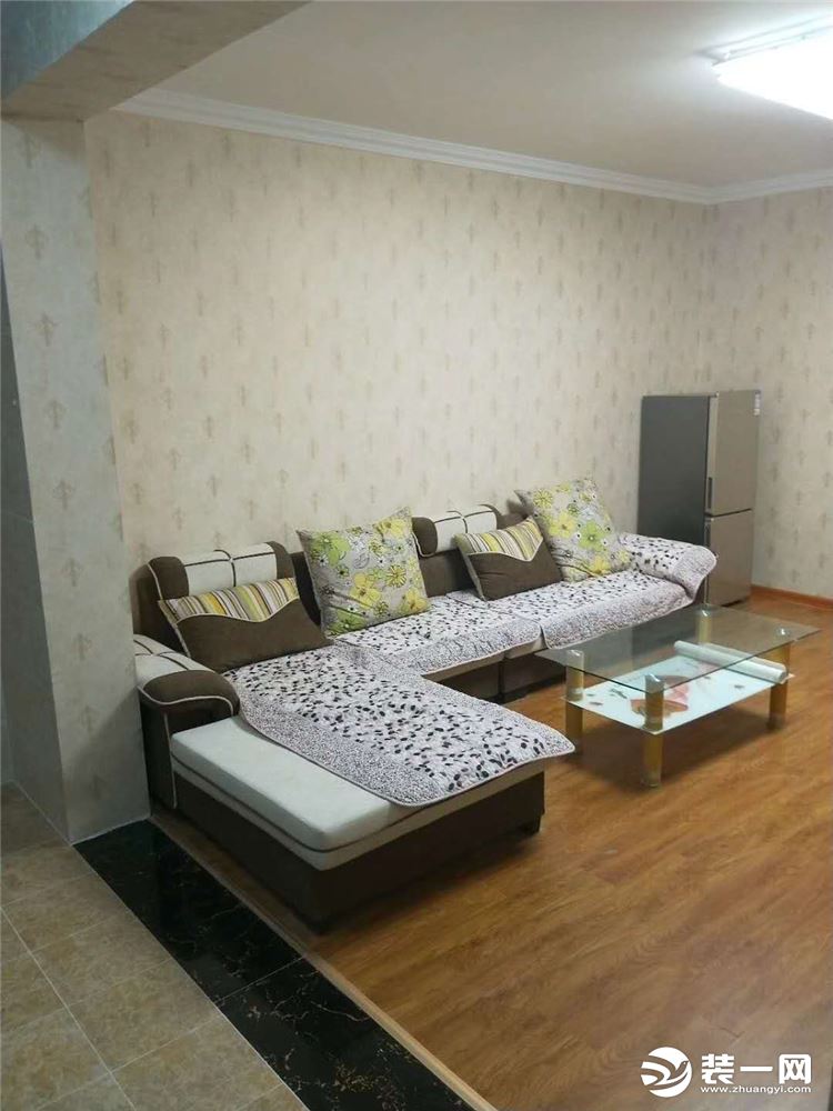 徐州未来城90平三居室简约风格出租房装修实景图地板