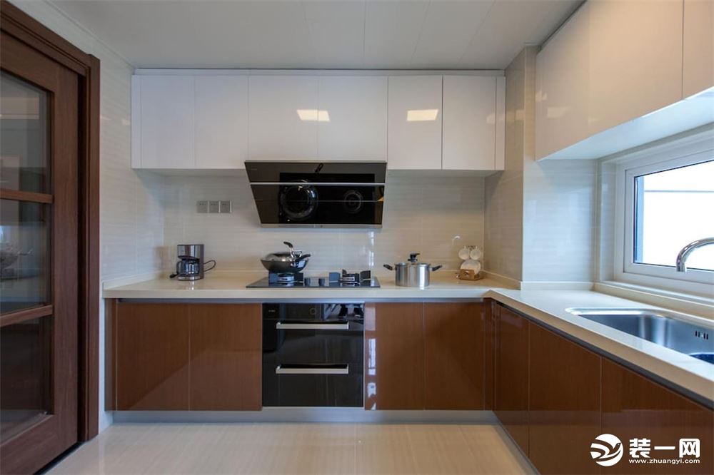 金色名郡三居室141平米现代风格厨房实景图