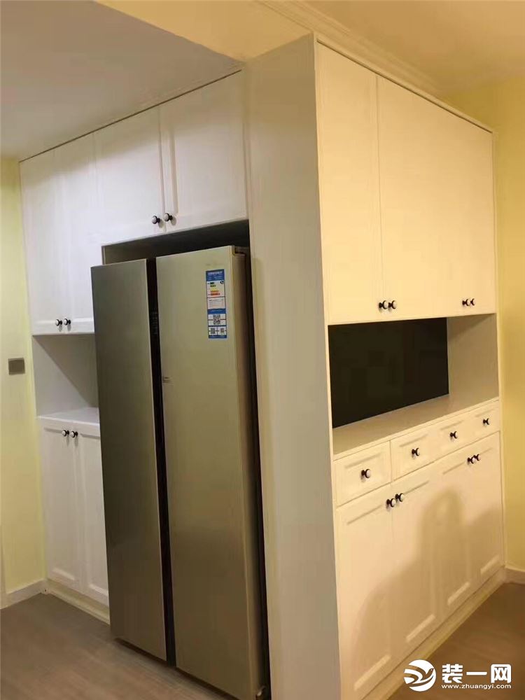 入户柜，门口冰箱设计，解决了此户型冰箱摆放的烦恼