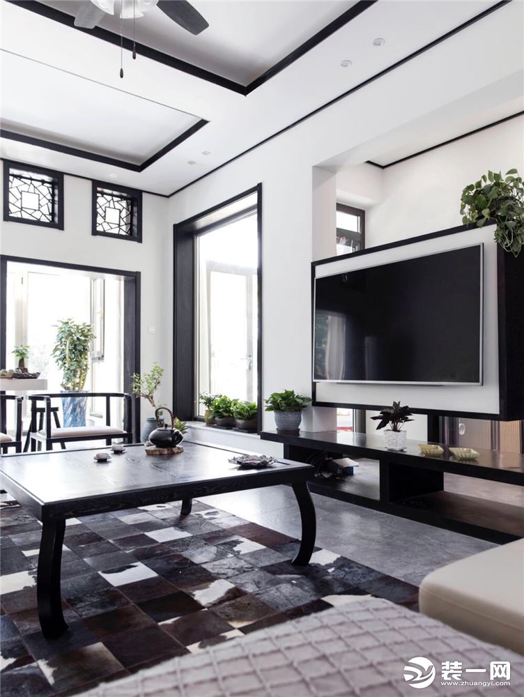 300平四居室中式设计客厅电视墙效果图