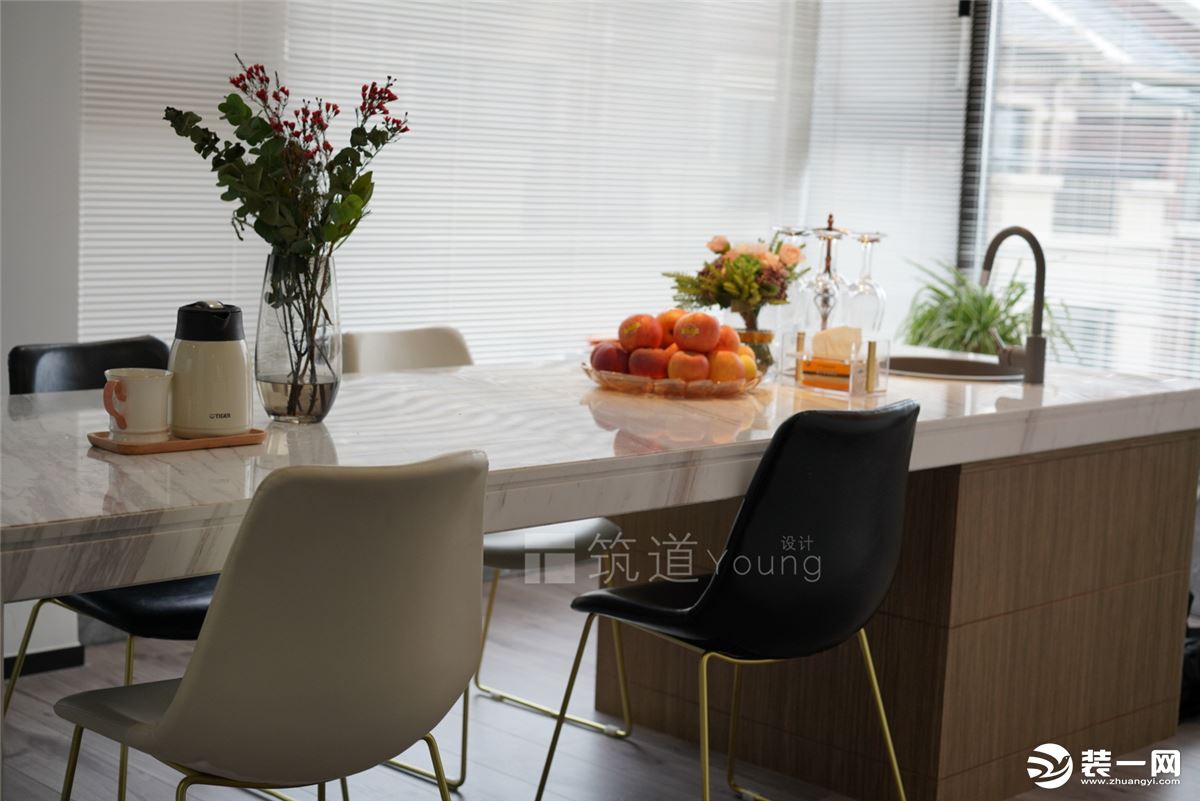 【实景】无锡孔雀城170平三居室现代风格 餐桌