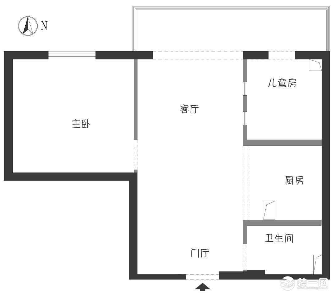 新建兒童房時(shí)為了引入光源也是煞費(fèi)苦心。改造后兒童房除了有陽臺光源外，面向客廳的整面推拉玻璃門都可以透