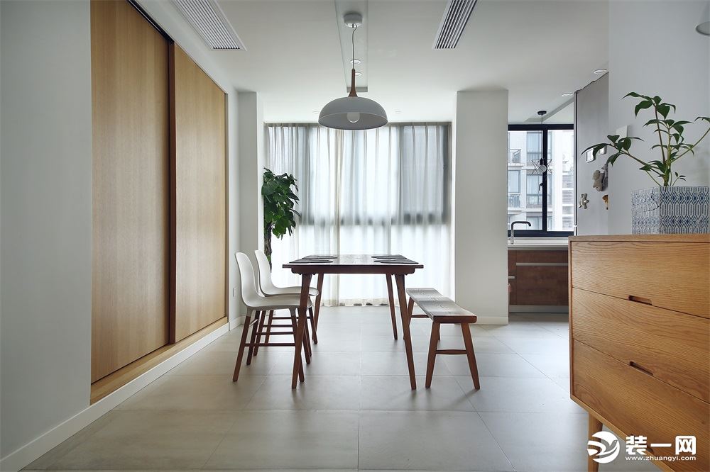 无锡西水东木色北欧风150平四居室北欧风格餐桌