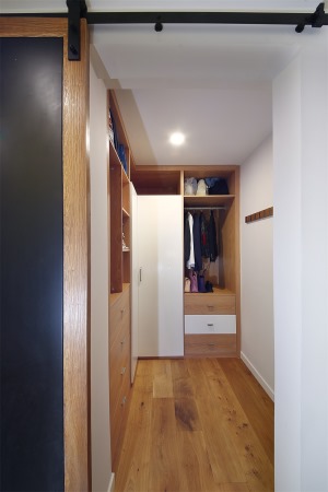無錫西水東木色北歐風150平四居室北歐風格衣柜
