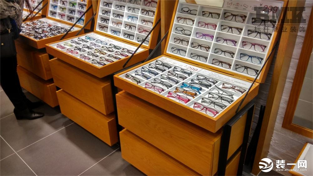 眼镜店展柜，眼镜店货架，眼镜展柜，南京标杆商业装饰&标杆展示道具