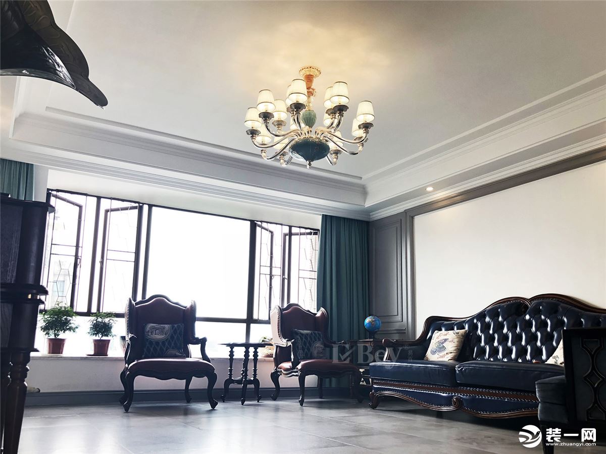 珠海五洲花城150平四居室现代美式风格装修实景图吊顶