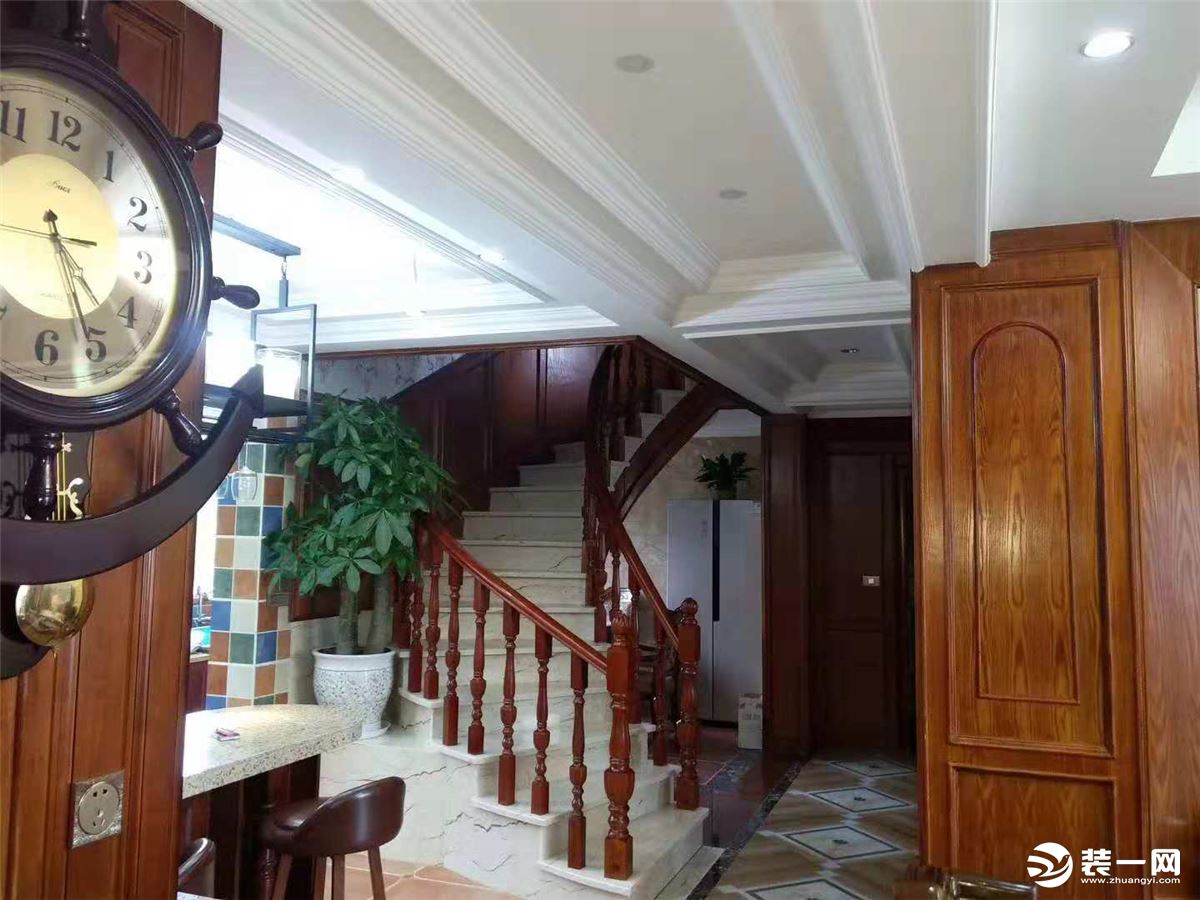 《青筑意家设计》 雍山郡  220平 四居室 美式装修楼梯效果图