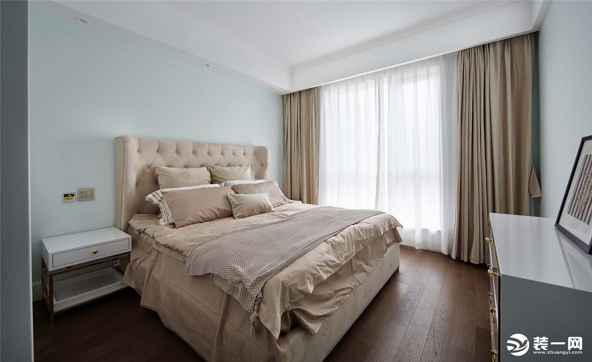深凡装饰 爱琴海岸125平平层三室 现代轻奢风家装效果图-卧室