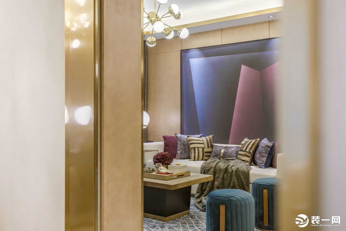 深凡装饰 龙湾首府130平平层三室 现代轻奢风家装效果图-客厅