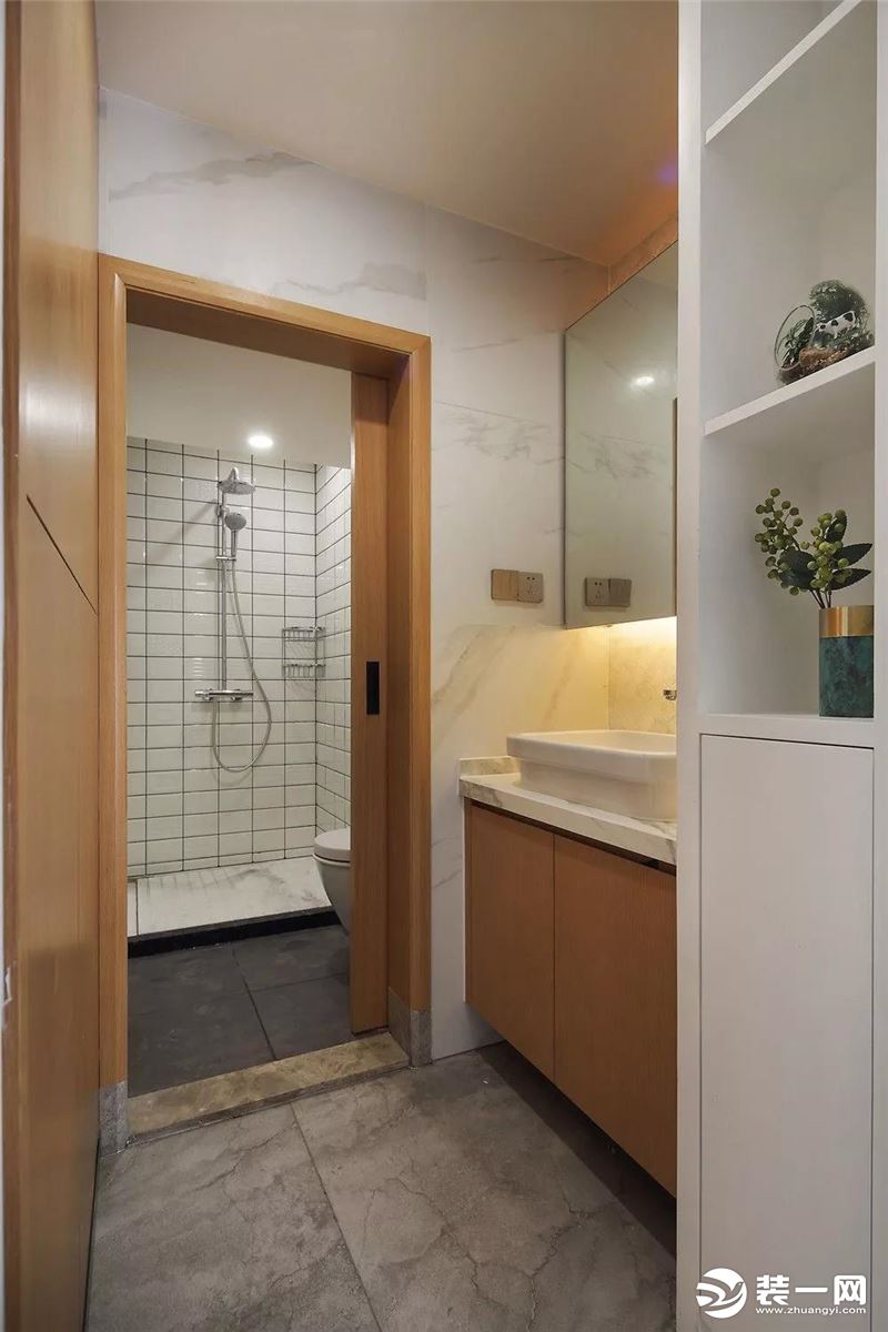 麦莎装饰 海伦国际  现代风格  102m2  三居室 88000元  浴室柜