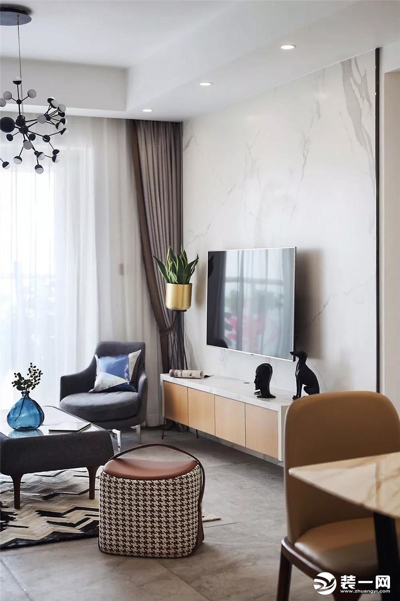 麦莎装饰 海伦国际  现代风格  102m2  三居室 88000元  客厅