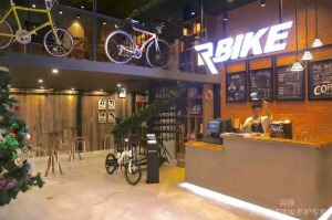 咖啡馆与自行车店动静相宜招牌