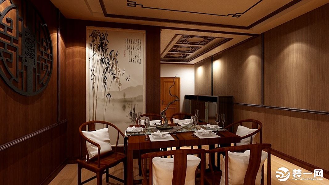 餐厅在布置上添加了装饰窗和一副中国话，与风格呼应