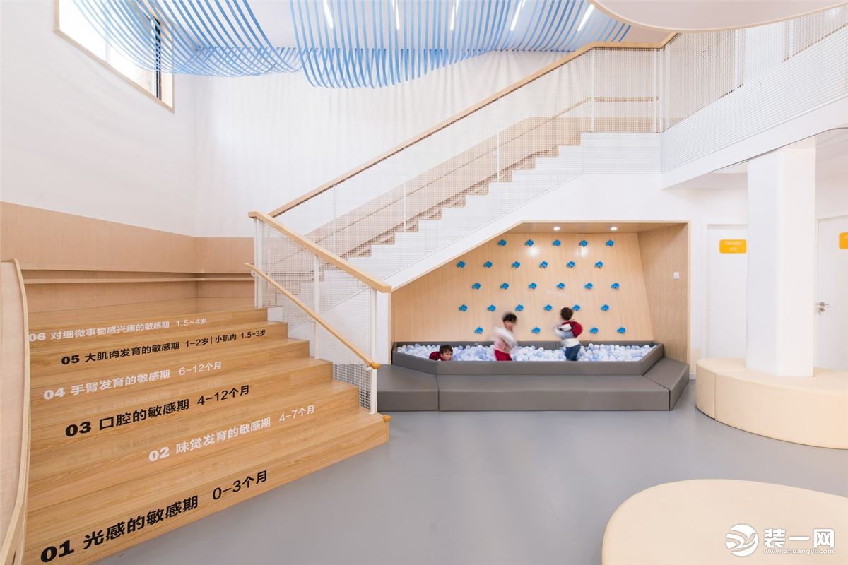 上海鯡魚寶寶連鎖早教中心大廳樓梯裝修設計實景圖