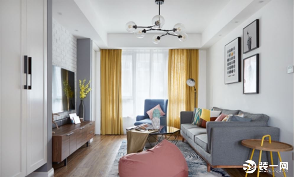 客厅沙发用的灰色，灯用不规则的形状
