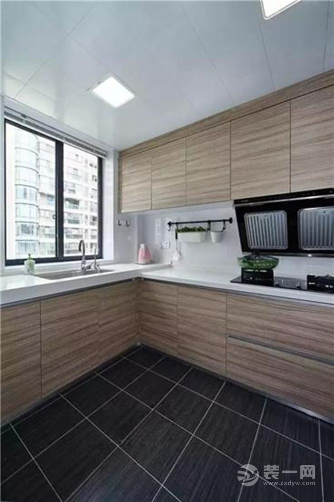 厨房-以人为本的厨房设计，方便、干净、利落，充满了自然气息。