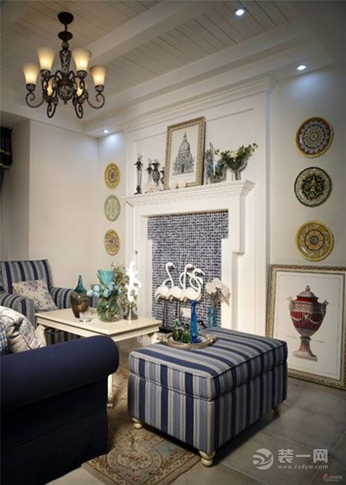 高贵典雅的客厅，暖色的地毯，相当舒适的客厅