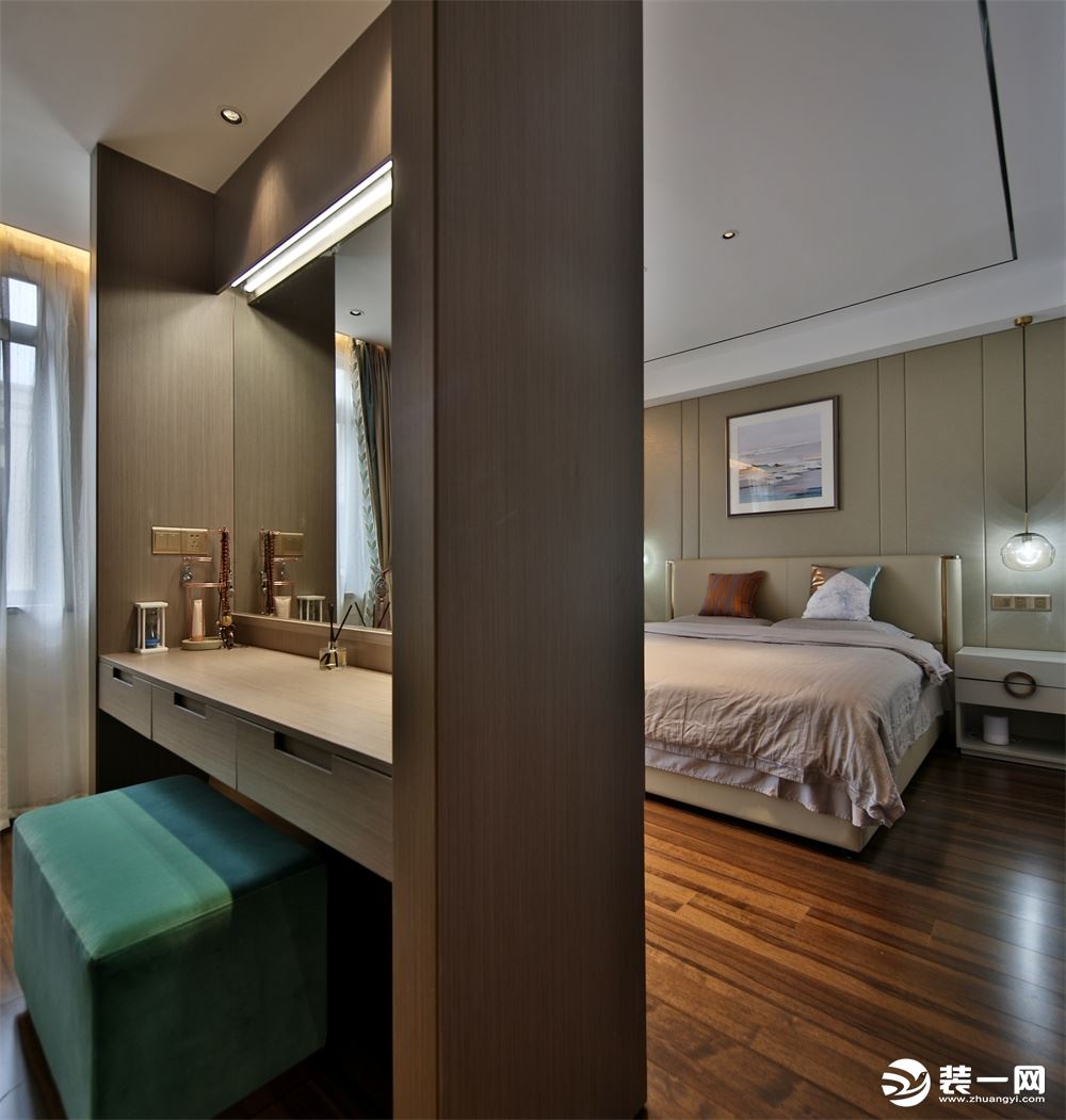 港式风格实景，联泰天悦160平四房卧室