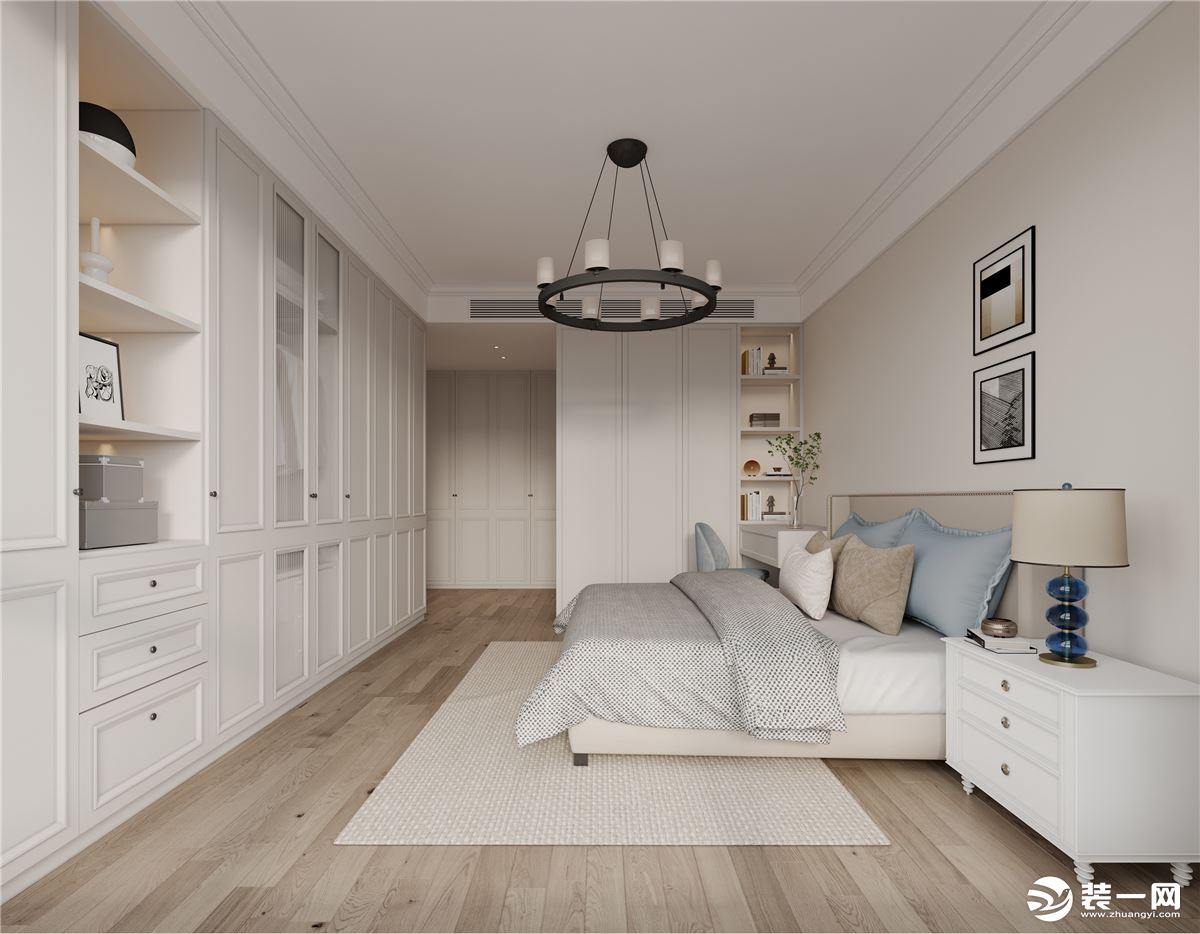 主卧地面选用浅色木板做地面，整体以白色做主要设计基调，凸显空间的简洁与干净。选用米色床体做设计，床位