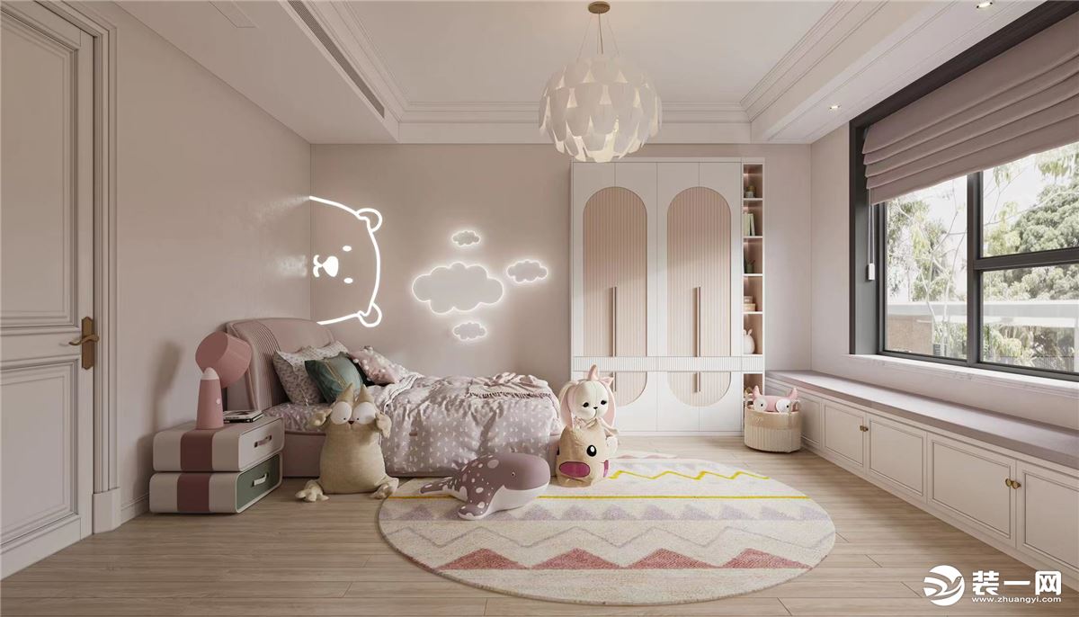 女儿房以粉色调为主要设计，凸显空间的柔和与甜美。木制地面简洁又温馨，屋顶悬挂羽毛灯饰，设计感十足。靠