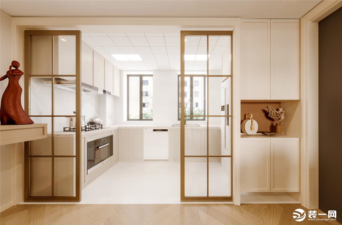 纯白橱柜非常好的融入进同色厨房空间，再用黑色去点缀局部空间，丰富层次感。