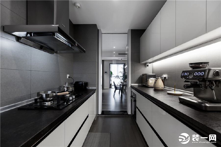 103平三居室现代风格厨房装修效果图
