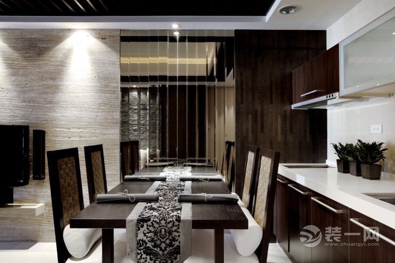 武汉光谷坐标城九期109平米三居室简约风格 餐厅实景图