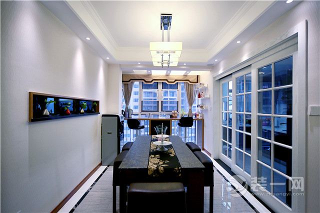 武汉御华园160平米四居室简约风格 餐厅实景图
