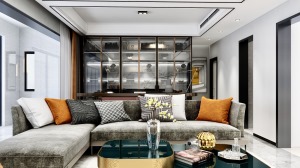 沙发采用灰色中参杂着黄白色的色调，抱枕则是选择了条纹、格子、纯色的色调样式，与周边的金属柜体和灰、白