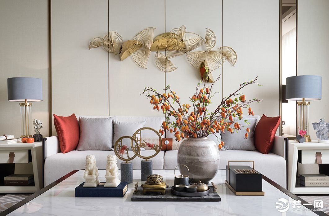 客厅的设计引入了清雅醇和的中式美学意涵