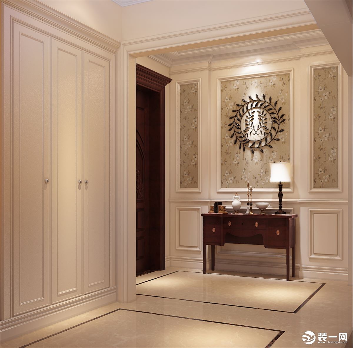 玄关 奶油色凹凸造型护墙板与木线结合美式的经典搭配、墙面的装饰挂件自然有味道。