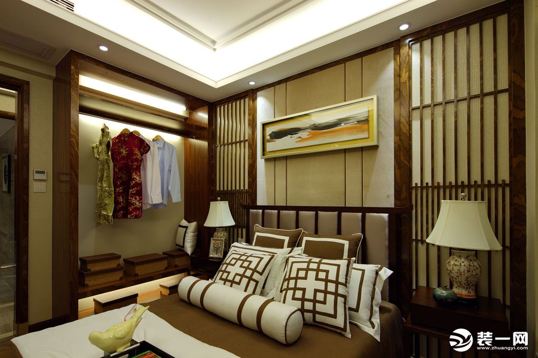 卧室 平和内敛、古朴端庄，传统中透着时尚气息。