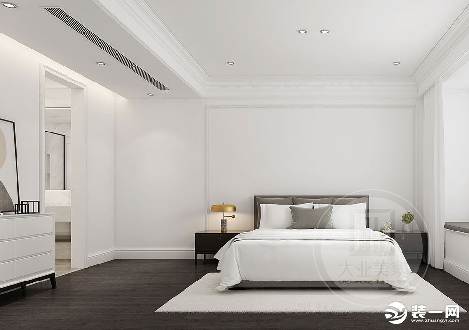 设计师优化空间使之兼具睡眠、衣帽间、主卫的套房功能。