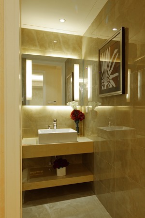 卫生间 空间以大理石材质铺砖，配以柔和的灯光，赋予空间更多柔和美。