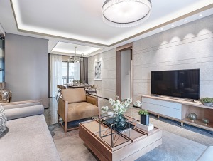 钛白色、木色和清新绿植构建出气质雅韵、大方舒适的客厅区。素雅的沙发是生活的留白，盆栽两三，闲暇时光，