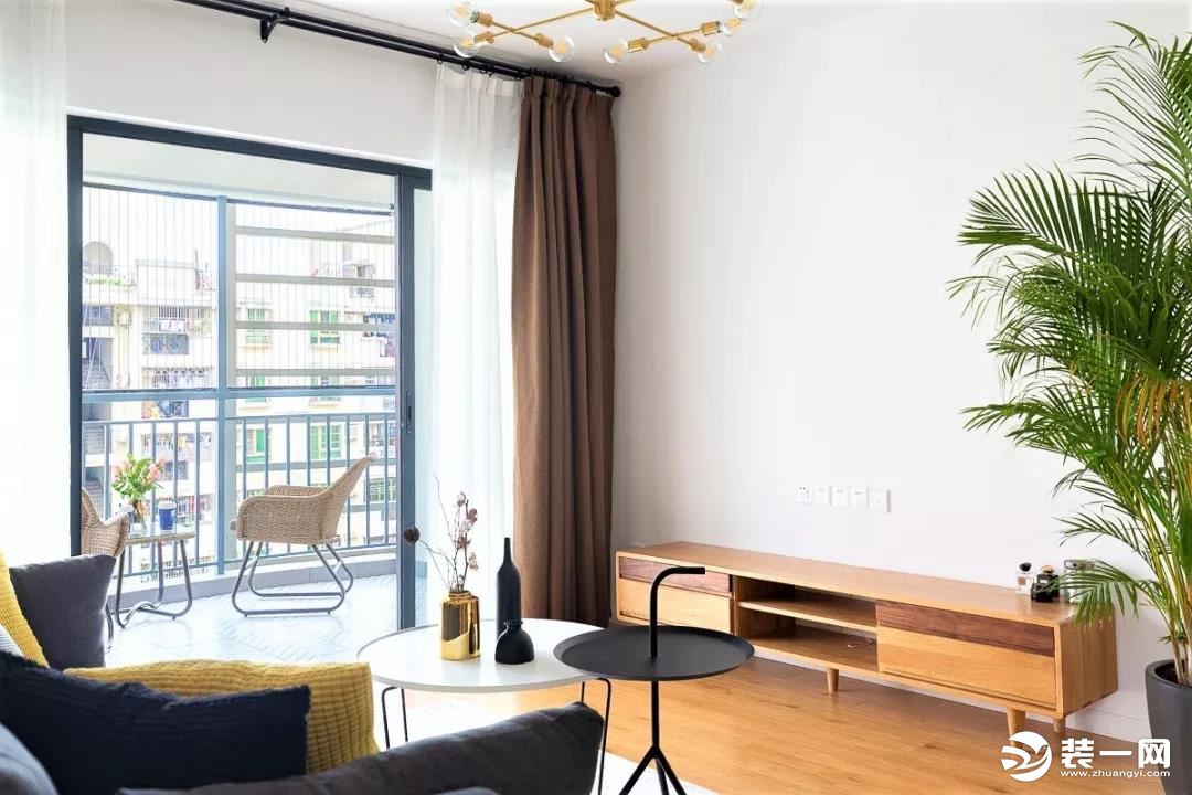 【红杉树装饰】80㎡简约温馨小户型，卧室阳台改造迷你休闲区