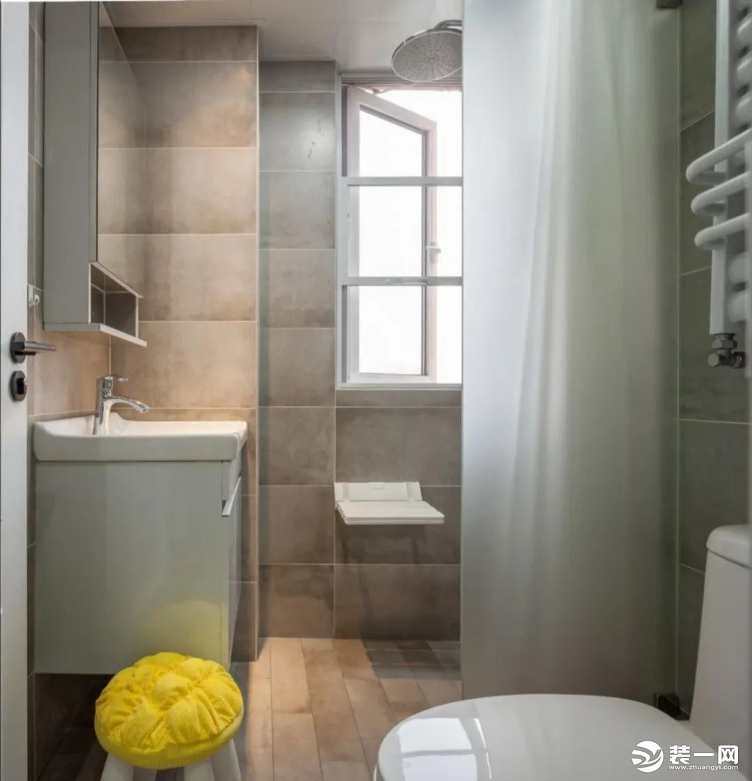 卫生间采用浴帘做干湿分离，超实用！